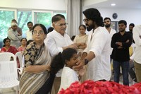 Ram Charan Pays Homage to Allu Kanakaratnam